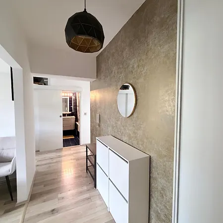 Apartmán Golden - Near Train Station *